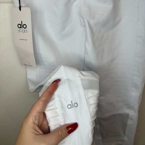 Alo Yoga High-Waist Moto Legging sz.S White - Picture 6 of 6